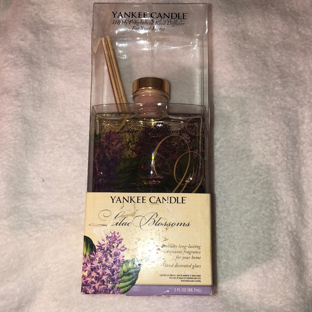 YANKEE CANDLE Lilac Blossoms Fragranced  Oil Hand Decorated Glass Reed Diffuser